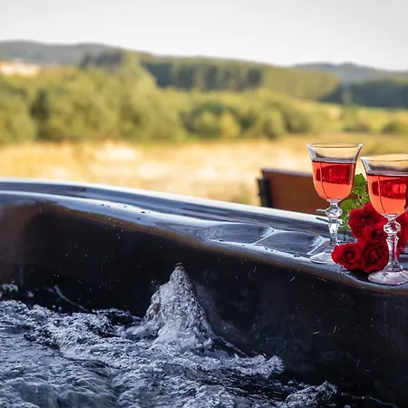 Maryja Z Prywatnym Duzym Jacuzzi I Sauna Przystan Pod Niebem