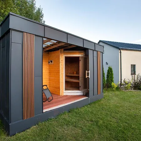 Maryja Z Prywatnym Duzym Jacuzzi I Sauna Przystan Pod Niebem Leczyce