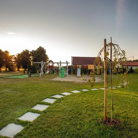 Maryja Z Prywatnym Duzym Jacuzzi I Sauna Przystan Pod Niebem * Leczyce